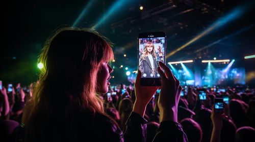 Últimas noticias de la empresa sobre Los fans de Taylor Swift se regocijan: 'La Gran Guerra' juego de cartas trae el Tour de Eras a su noche de juego