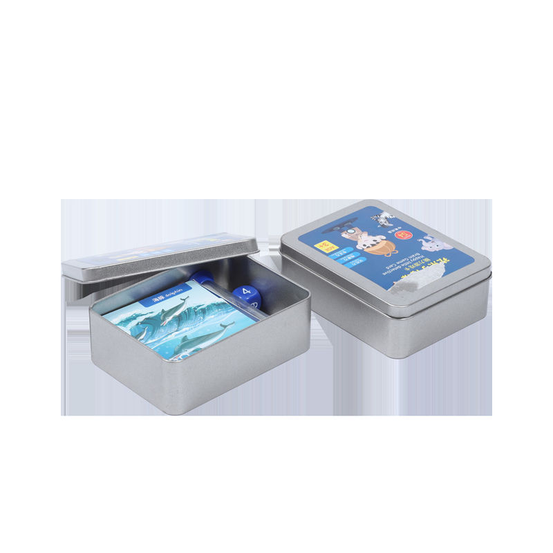 Modelo de rompecabezas de colores Jugar cartas con cartas de corte tradicionales