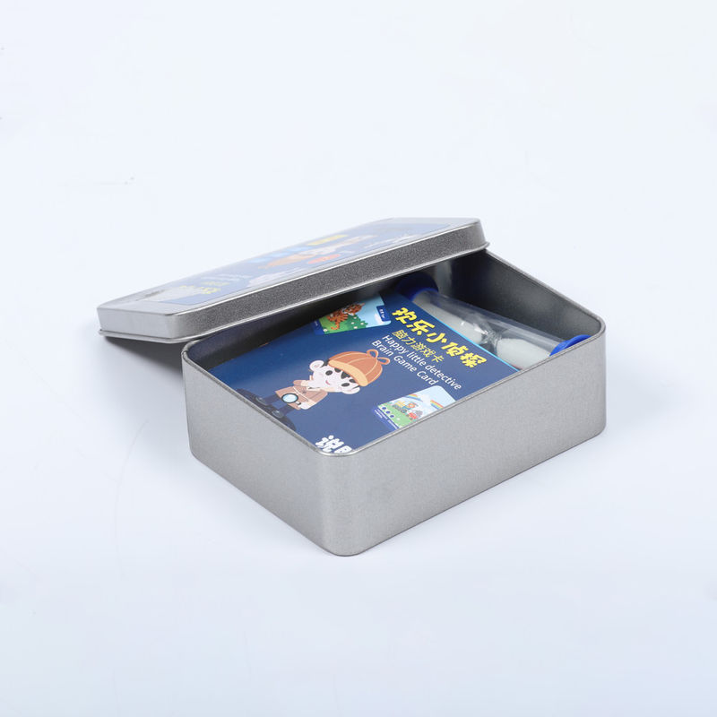 Modelo de rompecabezas de colores Jugar cartas con cartas de corte tradicionales