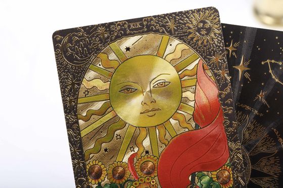 Un buen precio. Tarjetas de juego personalizadas con temática Tarjetas de tarot a granel en línea